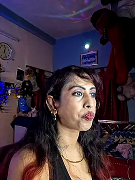 Snapshot of Love_Beauty01 chatting on 06-27-26, 06:36 Love Beauty01 online show from 06-27-26, 06:36