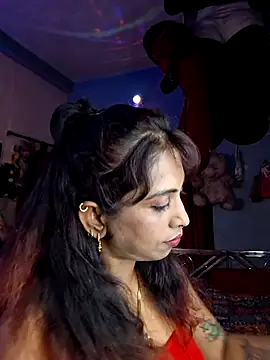 Snapshot of Love_Beauty01 chatting on 07-15-26, 06:48 Love Beauty01 online show from 07-15-26, 06:48