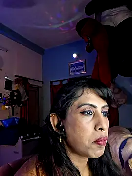 Snapshot of Love_Beauty01 chatting on 06-16-26, 06:41 Love Beauty01 online show from 06-16-26, 06:41