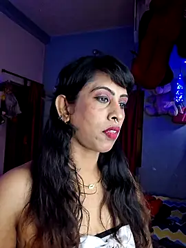 Love Beauty01 online show from 04-13-26, 06:45