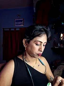 Love Beauty01 online show from 04-18-26, 07:07