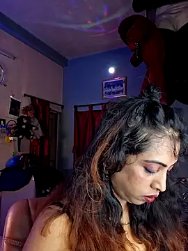 Snapshot of Love_Beauty01 chatting on 06-13-26, 06:17 Love Beauty01 online show from 06-13-26, 06:17