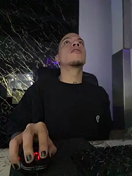 AlphaMasterXxx online show from 11-25-25, 04:02