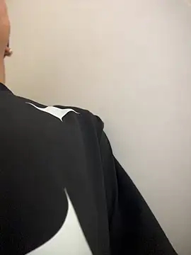 AlphaMasterXxx online show from 10-31-25, 08:33