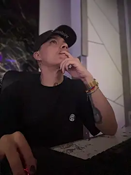 AlphaMasterXxx online show from 11-28-25, 11:54