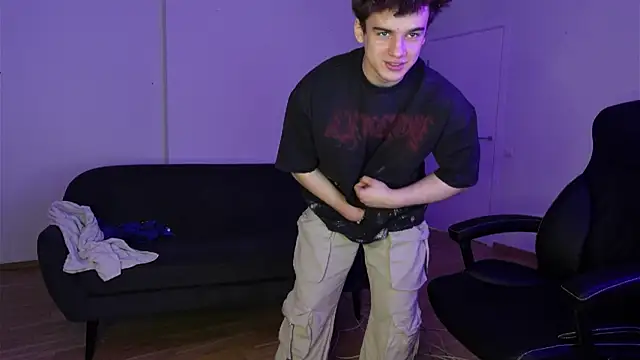 Ricky Becko online show from 12-16-25, 04:33