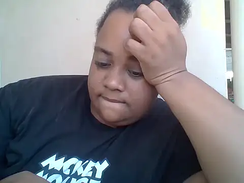 Snapshot of Karamelsaus chatting on 09-11-25, 03:23 Karamelsaus online show from 09-11-25, 03:23