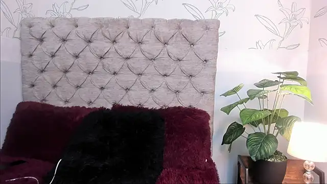 Snapshot of Saraa_Marrison_ chatting on 10-03-25, 11:39 Saraa Marrison  online show from 10-03-25, 11:39