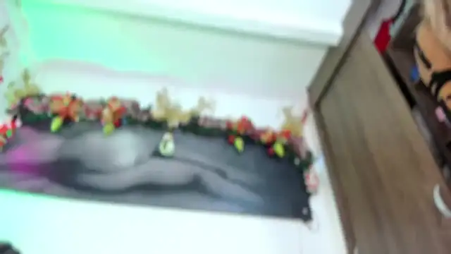 sophie 004 online show from 11-18-25, 07:28