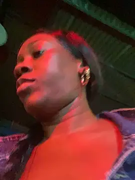 Snapshot of laflacaebony13 chatting on 10-10-25, 12:00 laflacaebony13 online show from 10-10-25, 12:00