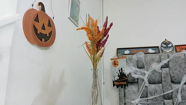 Lizbeth Rouse online show from 10-30-25, 10:35