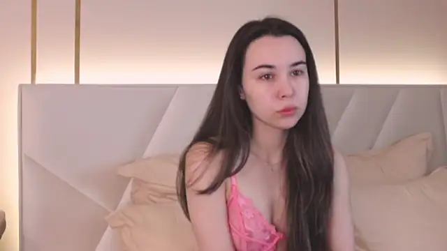 Snapshot of MiaMarlow chatting on 09-14-25, 05:30 MiaMarlow online show from 09-14-25, 05:30