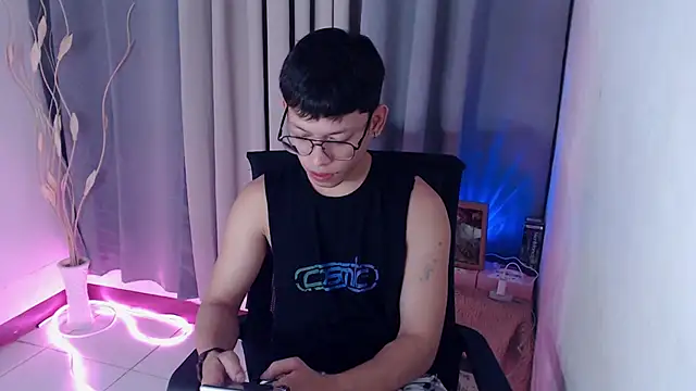 pinkcock froi2305 online show from 04-06-26, 03:13