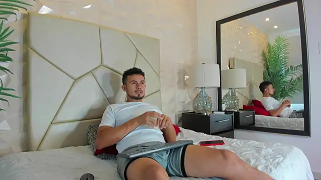 Valentiinoss online show from 09-10-25, 11:42