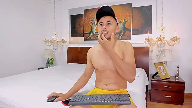 Valentiinoss online show from 12-19-25, 09:17