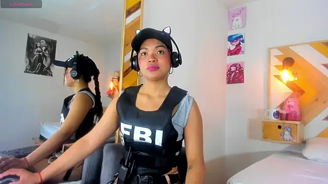 Snapshot of SoleneFontaine chatting on 10-29-25, 12:37 SoleneFontaine online show from 10-29-25, 12:37