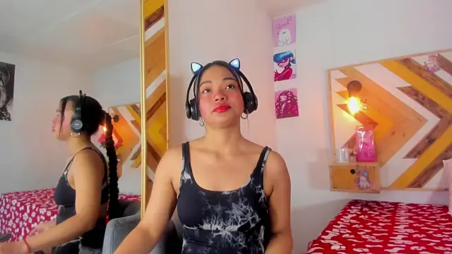 Snapshot of SoleneFontaine chatting on 11-07-25, 02:10 SoleneFontaine online show from 11-07-25, 02:10