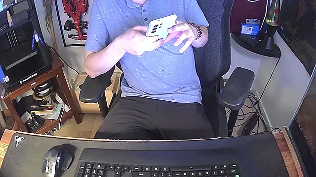 Snapshot of k_dick chatting on 11-19-25, 12:43 k dick online show from 11-19-25, 12:43