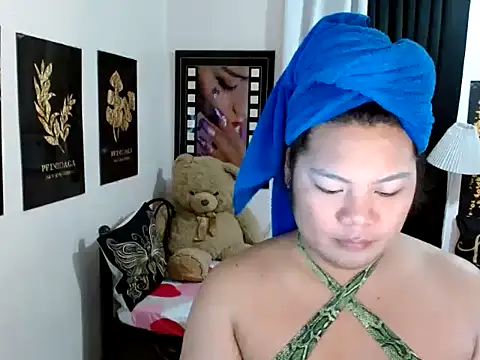 TSbrianaHugeCock online show from 04-08-26, 04:30