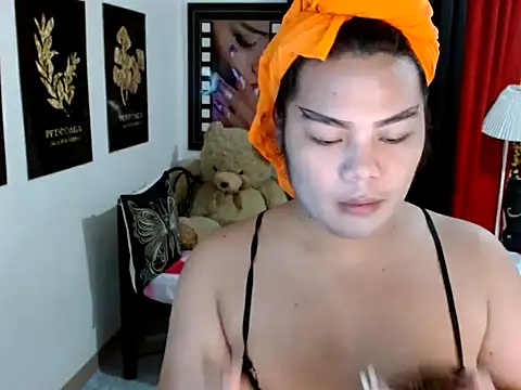 TSbrianaHugeCock online show from 05-14-26, 12:46