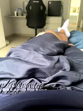 Novinho16cmz online show from 10-10-25, 03:57