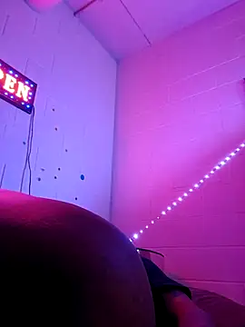 Snapshot of Nuttygmarley chatting on 11-27-25, 09:43 Nuttygmarley online show from 11-27-25, 09:43