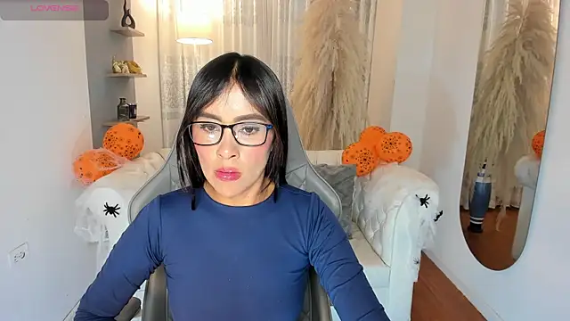 Snapshot of Natalia_Leon8 chatting on 10-06-25, 04:35 Natalia Leon8 online show from 10-06-25, 04:35