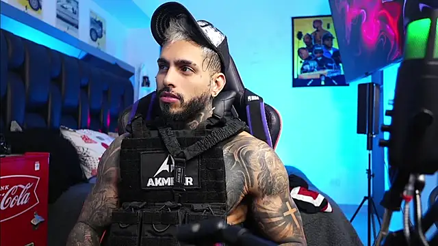 logan hugh8 online show from 02-21-26, 09:39