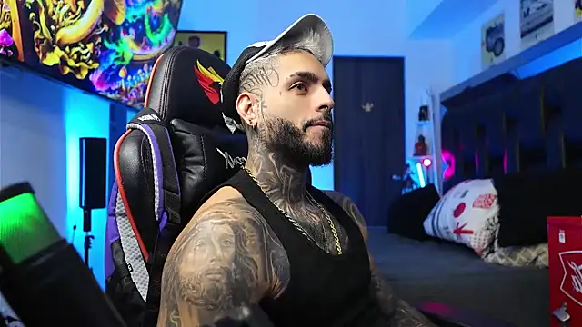 logan hugh8 online show from 02-08-26, 07:17