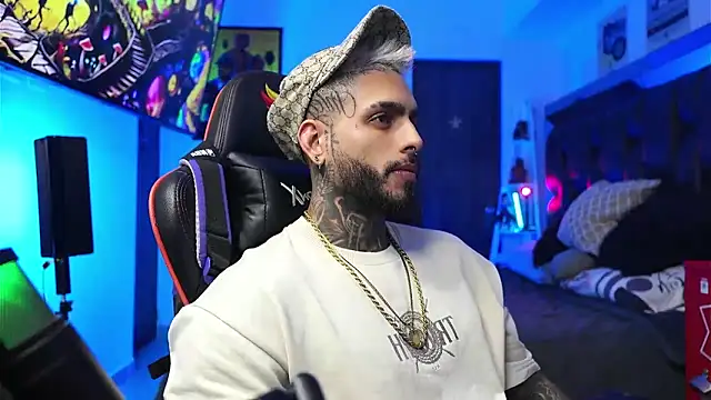 logan hugh8 online show from 02-03-26, 06:22