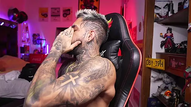 logan hugh8 online show from 04-08-26, 08:16