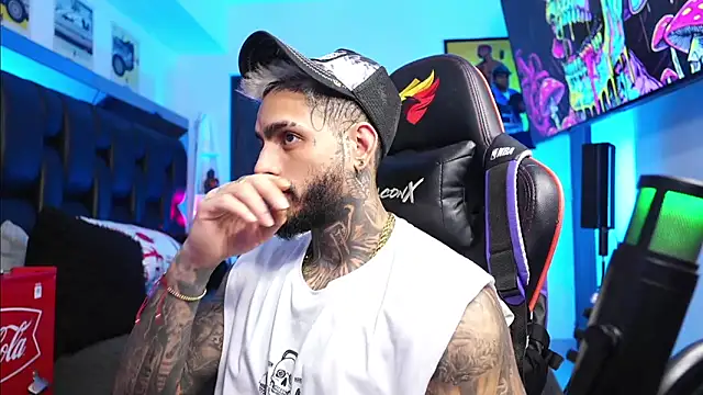 logan hugh8 online show from 02-26-26, 02:50