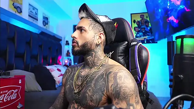 logan hugh8 online show from 02-25-26, 01:06