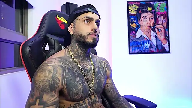 logan hugh8 online show from 12-14-25, 03:35