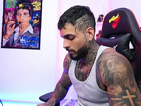 logan hugh8 online show from 10-22-25, 03:50