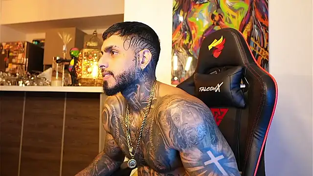 logan hugh8 online show from 09-28-25, 02:07