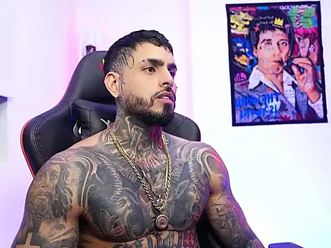 logan hugh8 online show from 11-24-25, 03:17