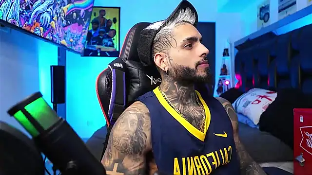 logan hugh8 online show from 02-17-26, 12:24