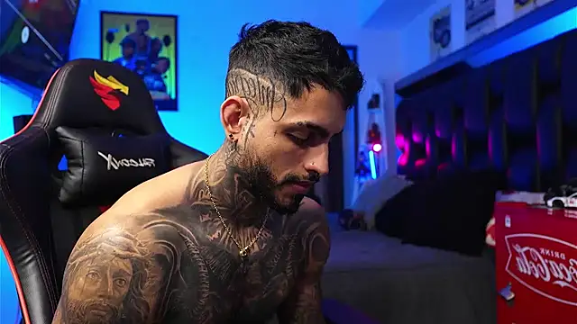 logan hugh8 online show from 01-14-26, 04:27