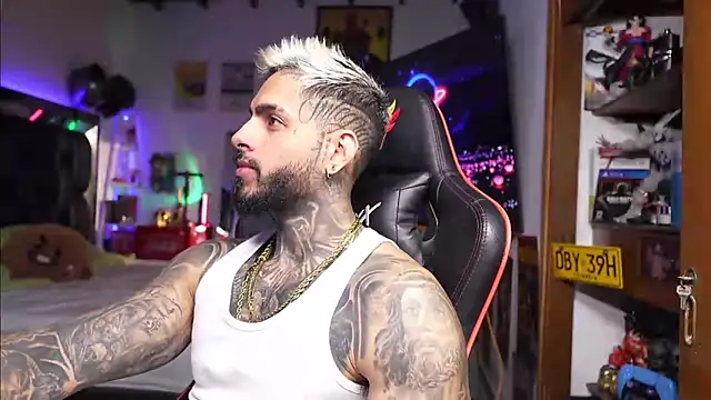 logan hugh8 online show from 03-18-26, 02:58