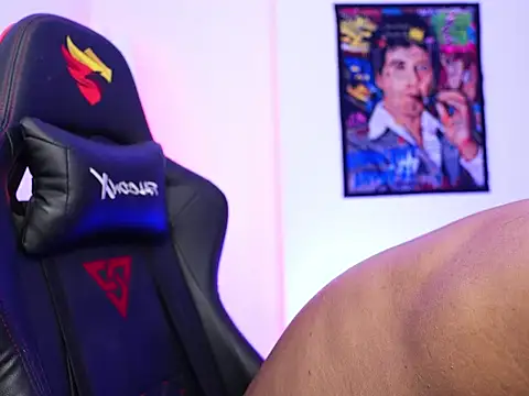 logan hugh8 online show from 11-23-25, 02:21