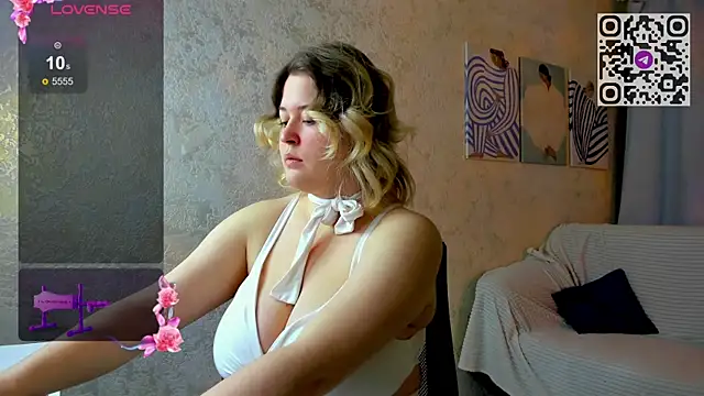 HelenHartt online show from 11-30-25, 01:39