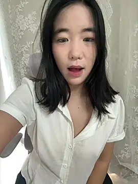 Snapshot of luluya1314 chatting on 07-12-26, 02:12 luluya1314 online show from 07-12-26, 02:12