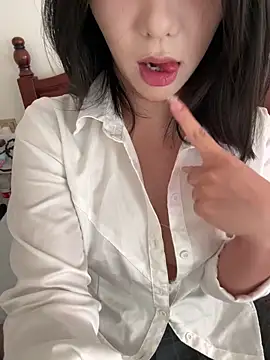 luluya1314 online show from 06-07-26, 04:50