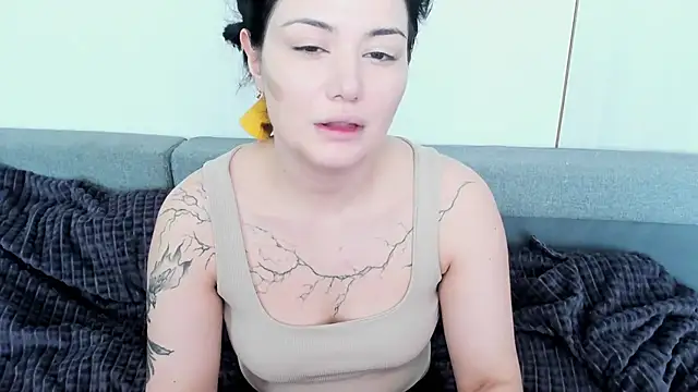 Snapshot of Dark_Moni chatting on 06-10-26, 04:13 Dark Moni online show from 06-10-26, 04:13