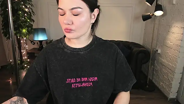 Dark Moni online show from 02-07-26, 02:52