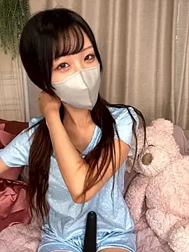 emiiiii1001 online show from 10-21-25, 04:23