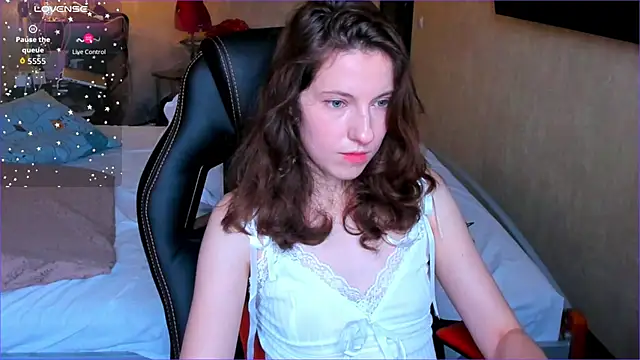 Agata in Wonderland online show from 11-06-25, 11:14