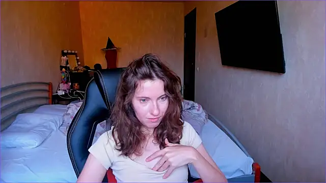 Agata in Wonderland online show from 10-09-25, 08:04