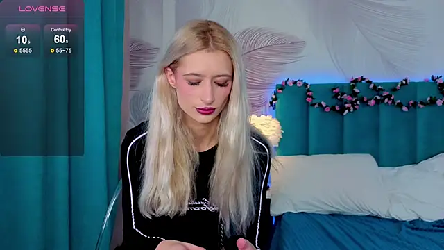 Monica Leen online show from 11-26-25, 06:24